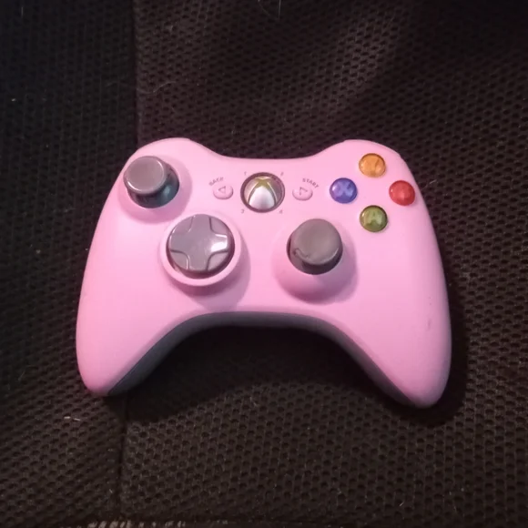 Xbox 360 (custom), controller, 3 games,power cord
